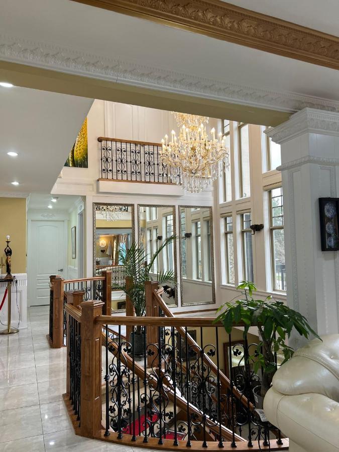 Empire Palace Hotel Surrey Exterior foto